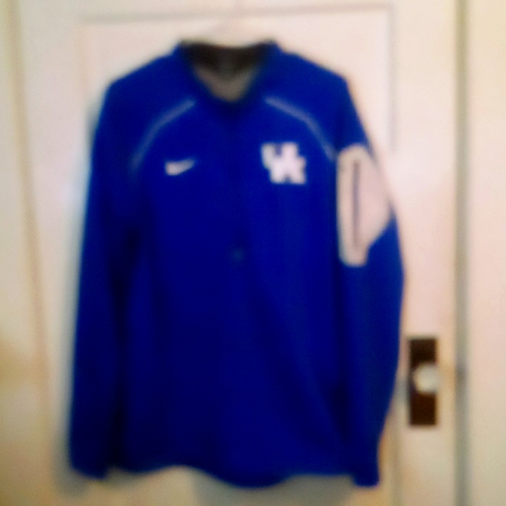 Pull over jacket nike size m blue and white